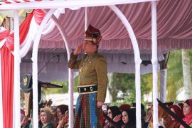 Bupati Tanah Bumbu teteskan air mata kenang perjuangan pahlawan