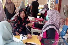 Ratusan lansia di Aceh Besar jalani pemeriksaan kesehatan