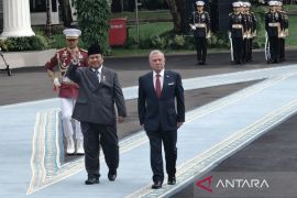 Indonesia's Prabowo welcomes Jordan King at Merdeka Palace