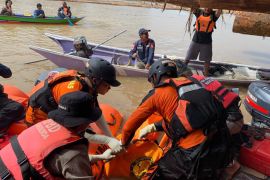 SAR temukan jasad karyawan tenggelam di Sungai Mahakam
