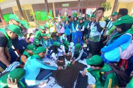 Polda Riau ajak OSIS SMA gencarkan "Green Policing"