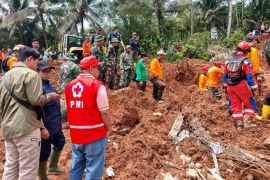Pemprov Jateng kerahkan seluruh sumber daya untuk cari korban longsor di Cilacap