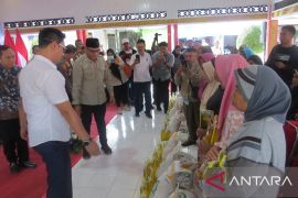 Pemkab dan Bulog Jember pastikan penerima bantuan pangan tepat sasaran