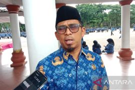 Ratusan sekolah di Serang terima bantuan layar digital pintar