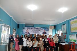 Dua "srikandi" DPRD Belitung serap aspirasi masyarakat Kampung Damai