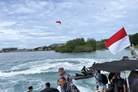 Zita Anjani dan delapan raider jetski berhasil taklukan perairan laut Selat Sunda