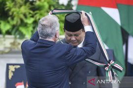 Prabowo terima medali kehormatan tertinggi dari Raja Abdullah II