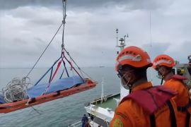 Tim SAR gabungan berhasil evakuasi ABK MV Girolando Express