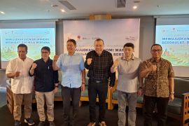 OJK bakal naikkan bertahap batas "free float" saham ke 25 persen