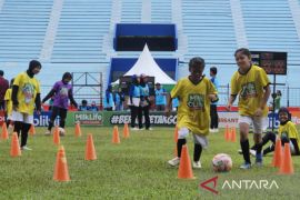1.918 siswi SD-MI ikuti kompetisi sepakbola putri MLSC Malang