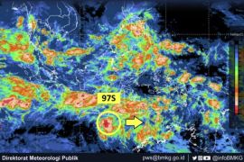 BMKG sebut dua bibit siklon berpotensi menguat di perairan Indonesia