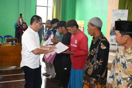 Wabup Lombok Timur ajak warga lengkapi administrasi kependudukan