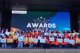 UAJ beri penghargaan mahasiswa guna tingkatkan semangat berdaya saing