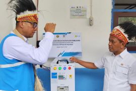 Bahlil: ESDM alokasikan anggaran listriki kampung di Papua Tengah