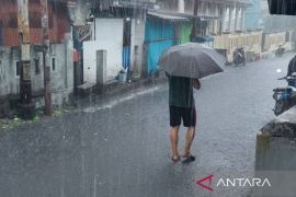 Warga diminta waspadai potensi hujan lebat di sejumlah wilayah