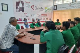 Puluhan mahasiswa UIN Alauddin Makassar \"serbu\" markas LKBN ANTARA Sulsel