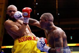 Conor Benn kalahkan Chris Eubank Jr dalam duel 12 ronde di Tottenham Hotspur Stadium