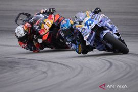 MotoGP 2026, Pembalap Acosta menangi Sprint pertamanya usai bertarung sengit dengan Marc Marquez di Buriram Thailand