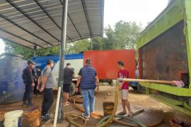 Polda Babel gerebek gudang penimbunan 42 ton  BBM subsidi