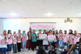 PLN dorong sekolah aman energi terbarukan berbasis sampah dan pemanfaatan layanan PLN Mobile