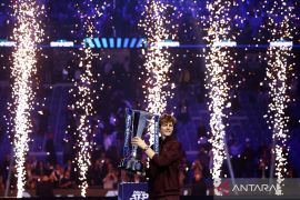 Taklukkan Alcaraz di partai puncak, Jannik Sinner raih gelar bergengsi ATP Finals