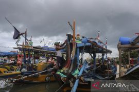 Nelayan tidak melaut dampak cuaca buruk