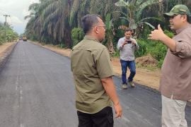 Bupati Merangin terus upayakan kelancaran jalan jalan kabupaten setempat