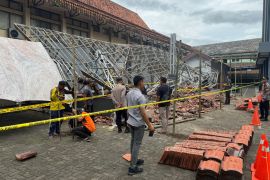 Polisi selidiki insiden gazebo ambruk di kampus Unsil Tasikmalaya