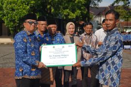 Petani di Garut peroleh bantuan asuransi usaha tani dan jiwa