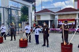 Kejari Tapin musnahkan 134,97 gram sabu dari 89 perkara