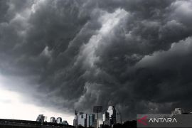 Sebagian besar Indonesia diprediksi berawan tebal