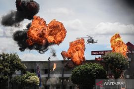 Melihat atraksi puncak HUT ke-80 Korps Marinir