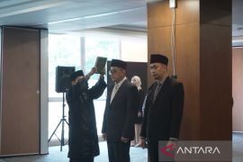 UNJA perkuat kinerja layanan akademik dan umum lantik dua pejabar baru