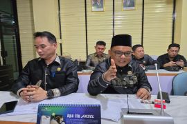 Wakil ketua DPRD Kotabaru Awaludin janji tuntaskan soal Kesulitan LPG 3 Kg untuk masyarakat