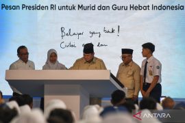 KPK dukung komitmen Presiden pakai uang koruptor untuk beli \"smartboard\"