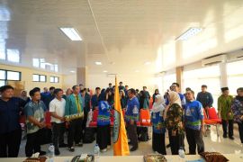 Unila lepas kontingen KMI Expo P2MW, Pimnas, LIDM, dan ONMIPA-PT 2025