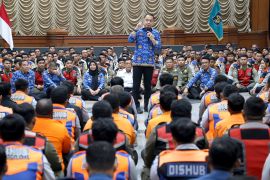 Pemkot Surabaya kembalikan fungsi ruas jalan lewat pasukan PRJ