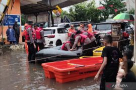 Update banjir Jakarta hari ini: Ketinggian air di Pondok Karya Jaksel capai 80 sentimeter