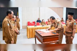 Wabup Lamandau minta camat bawa semangat gotong royong