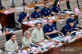 Menkop-Dirut Agrinas pastikan pembangunan Kopdes selesai tepat waktu