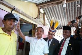 Sambung listrik 100 keluarga Prasejahtera di Fakfak Papua Barat, Kementerian ESDM bersama PLN lanjutkan penyaluran Program BPBL
