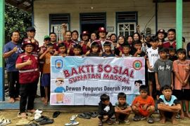 Kalapeh Baru sasaran pengobatan dan sunatan gratis PPNI Murung Raya