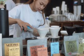Titik Koma kenalkan kopi daerah Indonesia di KINTO Exhibit Bangkok