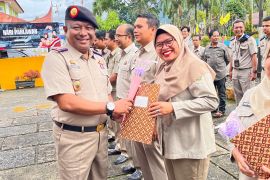 Kantor Pertanahan Pasaman resmi serahkan SK bagi pegawai pemerintah dengan perjanjian kerja