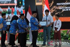 Pemkot Balikpapan beri penghargaan ASN dan bantuan sosial veteran