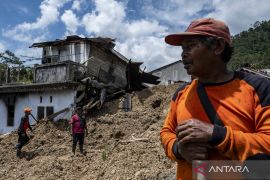 RI Govt provides aid, recovery support for C Java's landslide victims
