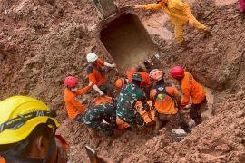 Tim SAR temukan dua korban longsor Cilacap