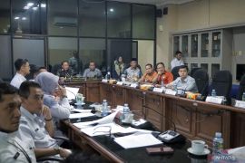 Raperda Penanaman Modal diharapkan dapat respon positif Gubernur