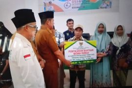 Pemkab Pasaman luncurkan program bantuan 100 RTLH