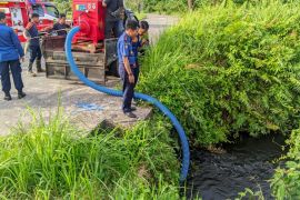 Pemkab Natuna uji coba penggunaan peralatan pemadam untuk pulau penyangga